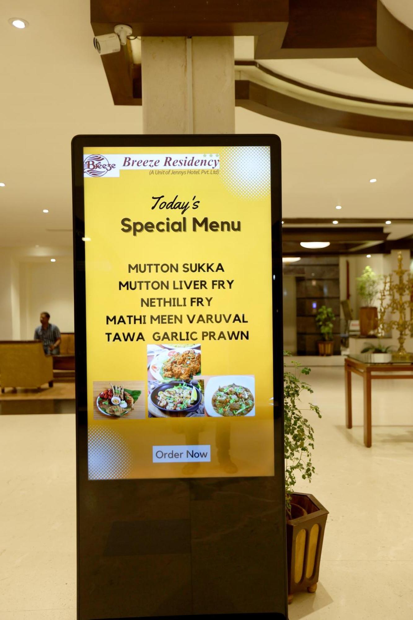 Hotel Breeze Residency 3*